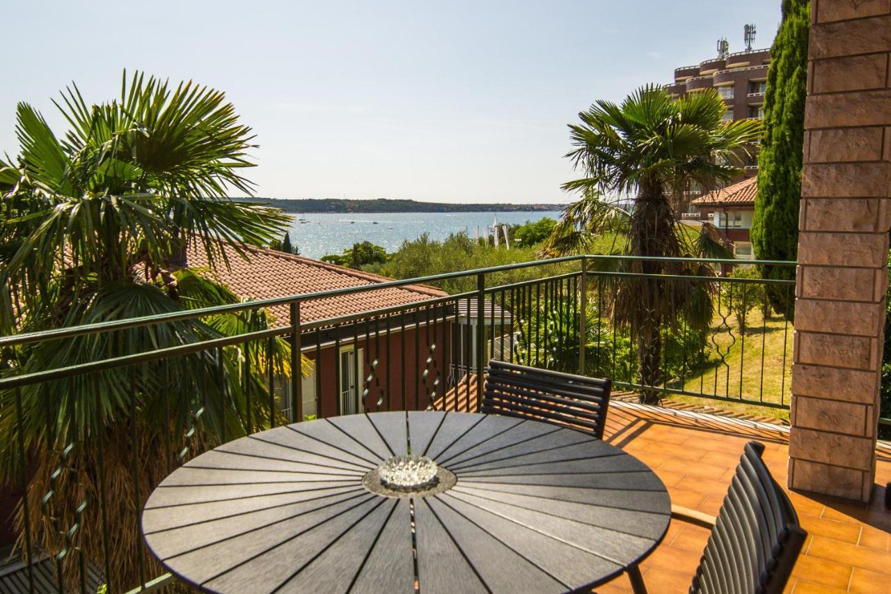 Apartments Sara 7, 8, 9 Portoroz Exterior foto
