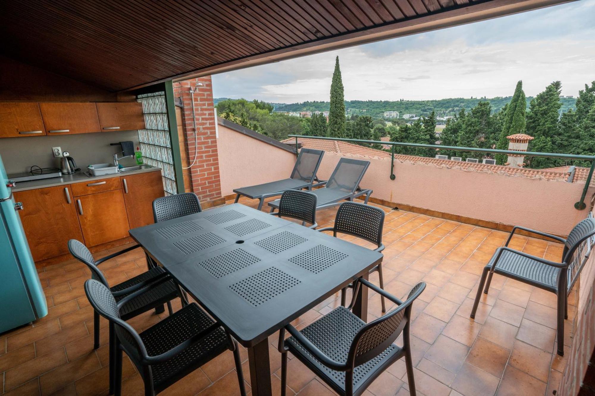 Apartments Sara 7, 8, 9 Portoroz Exterior foto
